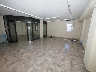 Locale commerciale in Cementiri Vell. Se vende local comercial de 206m2 en terrassa, zona cementiri ve