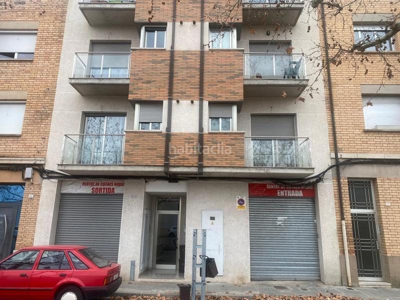 Foto eb0ccaed-2e0a-4e97-a7b6-0d8aae369899. Aparcament cotxe a Navàs