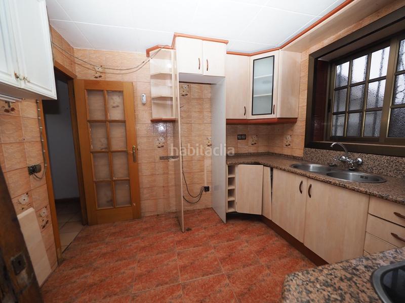 Foto 263a6edd-6fa6-45f1-b506-4073972561d1. Casa se vende casa con piscina , urbanización roca rossa en Tordera