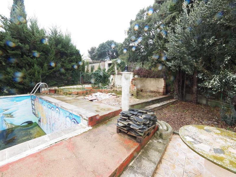 Foto 979a07a9-7344-49da-a4c0-19b0eac52e4a. Casa se vende casa con piscina , urbanización roca rossa en Tordera