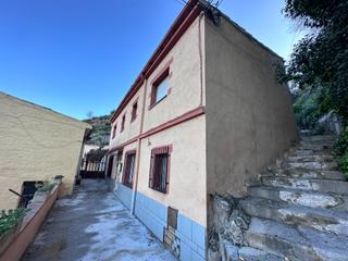 Casa a Súria. Se vende casa adosada en suria