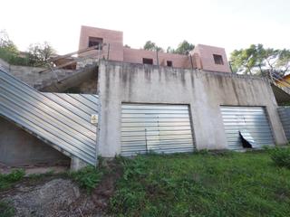 Maison à Airesol. Se vende casa bifamiliar en construcción en castellar del valles