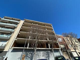 Édifice à Can Palet. Se vende edificio con obra paralizada en la avenida santa eulali