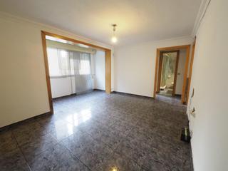 Etagenwohnung in Els Merinals. Se vende piso en sabadell, zona els merinals