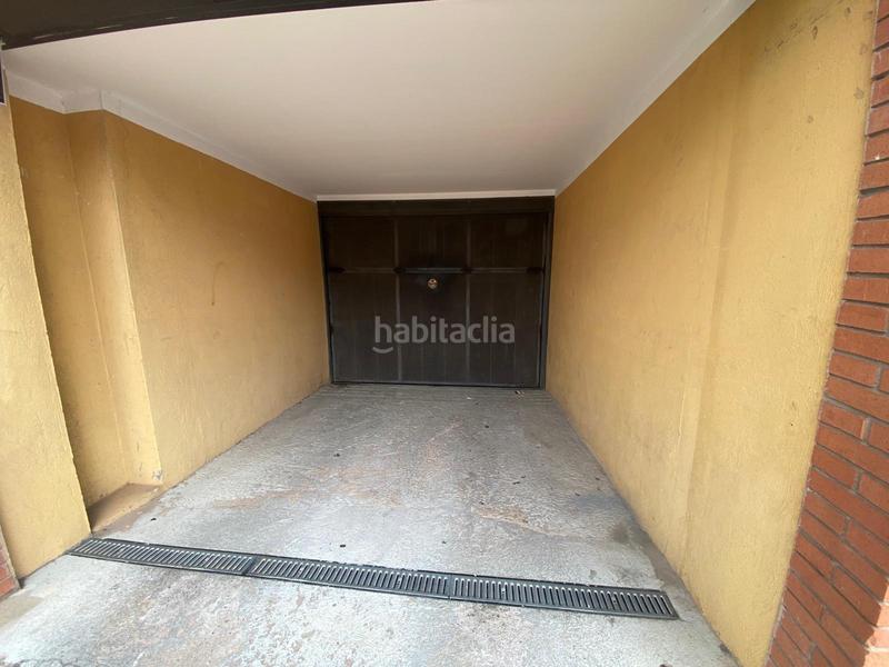 Foto 8ef76f7e-a81f-4f23-93a7-54025cfb8225. Aparcament cotxe a Centre Rubí