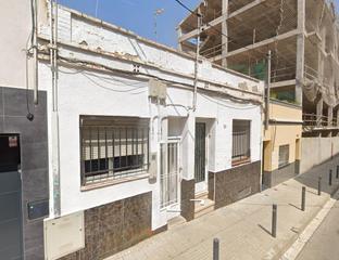Maison à Ca n'Aurell. Se vende casa adosada en terrassa