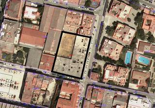 Terreny residencial a Centre. Se vende edificio en contruccuón en parcela de 1.583m2 en iguala