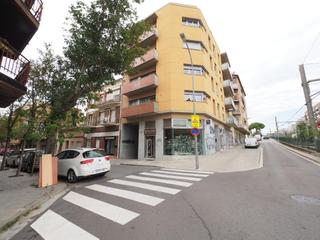 Local commercial à Centre-Cordelles. Oportunidad para inversores!