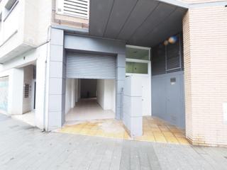 Local commercial à Can Sant Joan. Se vende local en montcada i reixac, zona can sant joan
