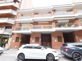 Casa adossada a Mercat. Se vende casa adosada en rubi, zona mercat