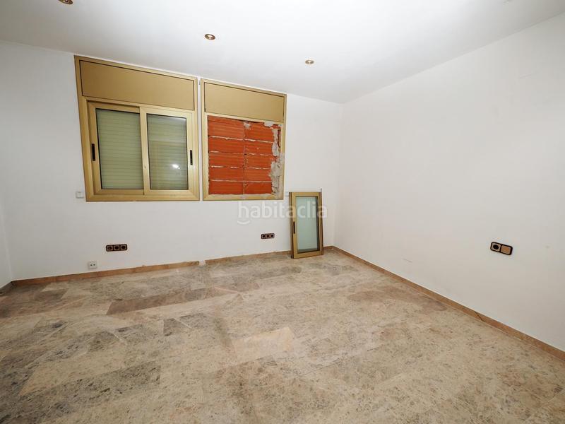 Foto 87b37048-5436-47db-af87-508a7403beb9. Casa adosada se vende casa adosada en rubi, zona Mercat en Rubí