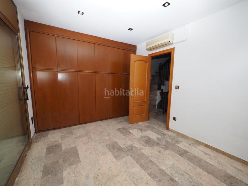 Foto 8b0b454a-a86c-4395-80ce-6c44366c96be. Casa adosada se vende casa adosada en rubi, zona Mercat en Rubí
