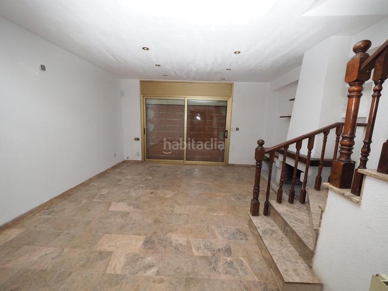 Foto bd6d0f1f-e07d-48ee-84c4-e066ba776836. Casa adosada se vende casa adosada en rubi, zona Mercat en Rubí