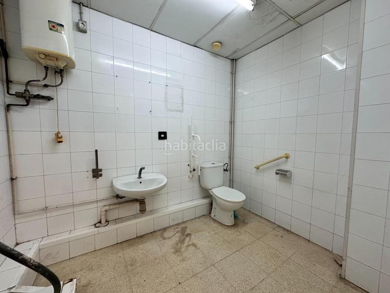 Foto f76fad04-a46c-4b2d-9acf-580cf1d3ebb2. Locale commerciale in Sant Joan Vilanova i la Geltrú