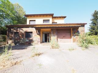 Xalet a Gelida. Se vende chalet independiente en gelida, zona martivell