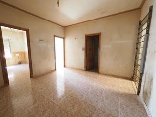 Casa adossada a La Maurina. Se vende casa adosada en terrassa, zona la maurina
