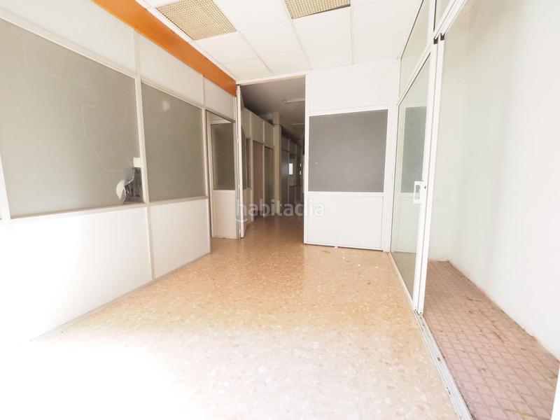 Foto 3bf9cd4e-f0d7-4eb0-96d4-256509d6da07. Business premise in La Gavarra Cornellà de Llobregat