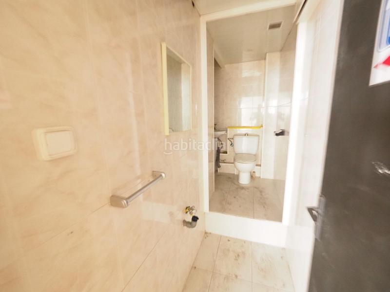 Foto 9966ea51-c56e-48bb-92f9-0beca6ffcb7b. Business premise in La Gavarra Cornellà de Llobregat