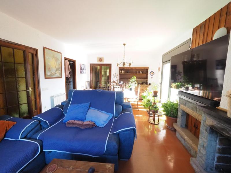 Foto 2b61974a-dfc7-4507-b994-3ccd12bab1ab. House with parking in Gurb