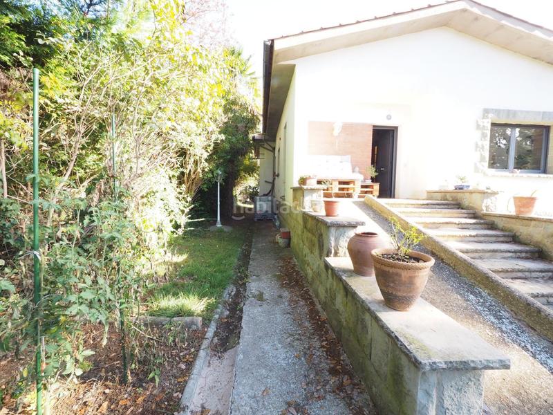 Foto b0c50133-838b-4190-967c-07d1a59f0a04. House with parking in Gurb