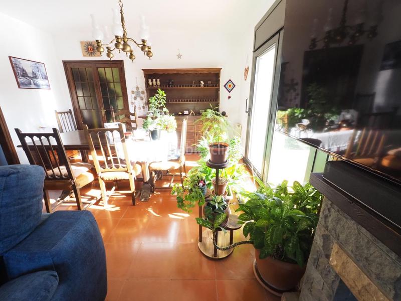 Foto da7a9c08-5f60-4087-93b4-db56d28910c4. House with parking in Gurb