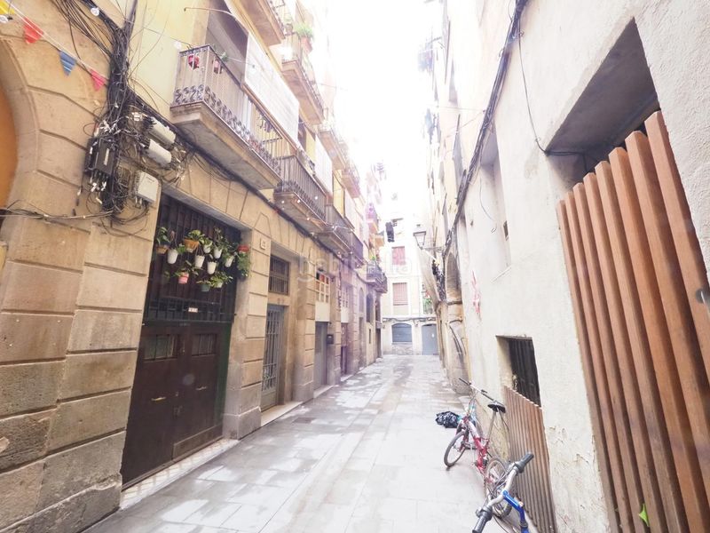 Foto 7c854ac9-bbee-4b86-b8b8-04f458a007fc. Pis a Raval Barcelona