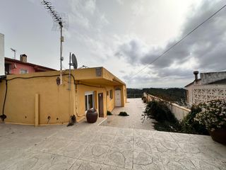 Casa en Bisbal del Pened�s (La). Se vende casa en la bisbal del penedes, zona priorat bisbal