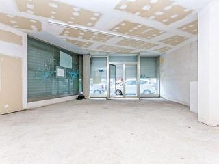 Geschäftsraum in Carretera de Vic - Remei. Se vende local comercial en manresa