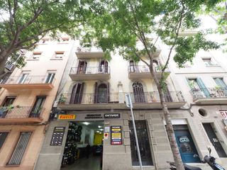 Etagenwohnung in El Camp de l´Arpa del Clot. Se vende piso en barcelona, zona camp de larpa del clot