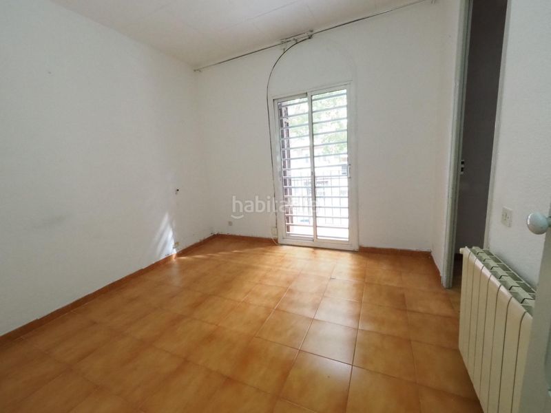 Foto d07f542e-20b4-49a5-bf42-9466f4f9c5c6. Pis a El Camp de l´Arpa del Clot Barcelona