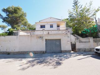 Casa en Canyelles. Se vende casa en canyelles, urbanización california