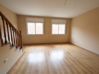 Maison jumelée à Roc Blanc. Se vende casa adosada en terrassa, zona roc blanc