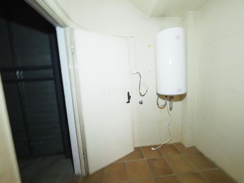 Foto b551f7f3-af65-493b-9879-442c04ccb12f. Casa adossada amb aparcament a Roc Blanc Terrassa