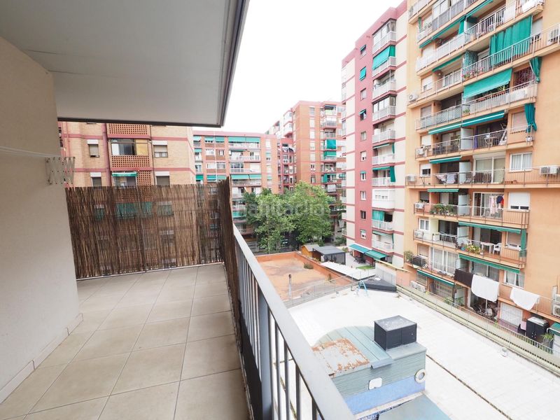 Foto d7006ccb-5aa0-4eaa-9e1f-3769c0bbf3bc. Pis amb piscina a La Verneda - La Pau Barcelona