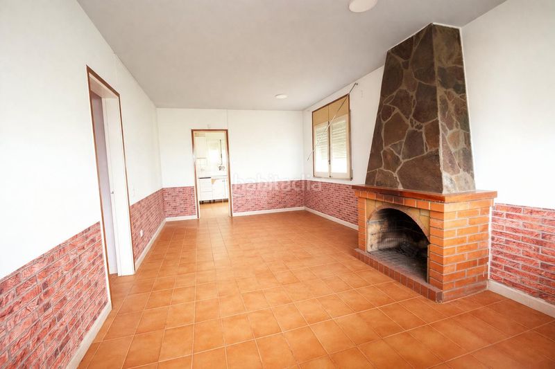 Foto 6fd36c87-8cb1-438a-b195-049a16864c62. Casa amb aparcament a Abrera