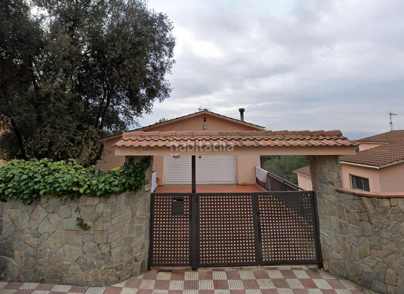 Foto 0f731f34-b751-45f6-989e-2fc9220fa78c. Casa amb aparcament piscina a Can Rial Esparreguera