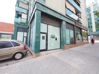Local Comercial en Zona Esportiva. Se vende local comercial en terrassa