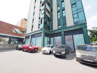 Local Comercial en Zona Esportiva. Se vende local comercial en terrassa, zona esportiva