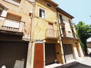 Casa a Berga. Se vende casa adosada en berga
