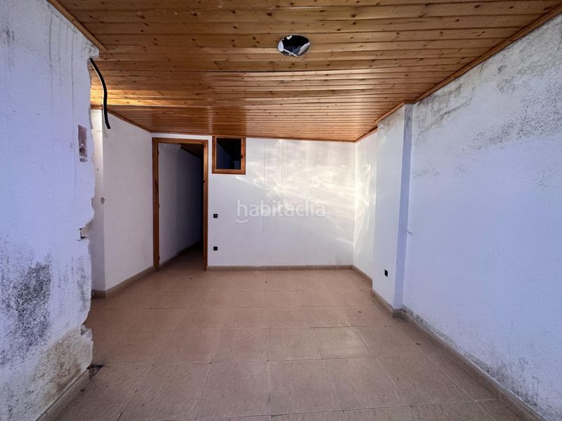 Foto efb39dab-b9be-4cc0-a2b4-9564b79b38e1. Casa adossada amb aparcament a Berga