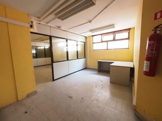 Local Comercial a Mercat. Se vende local comercial en rubi, zona mercat