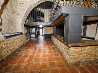 Local Comercial a Barri Antic. Se vende local comercial en manresa, zona carretera de vic