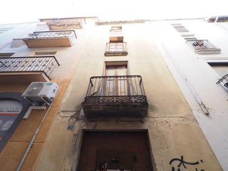 Semi detached house in Capellades. Se vende vivenda adosada munifamiliar en capellades