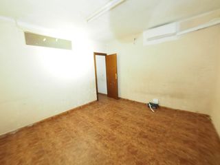 Pis a Lloreda. Se vende piso en badalona, zona la pau