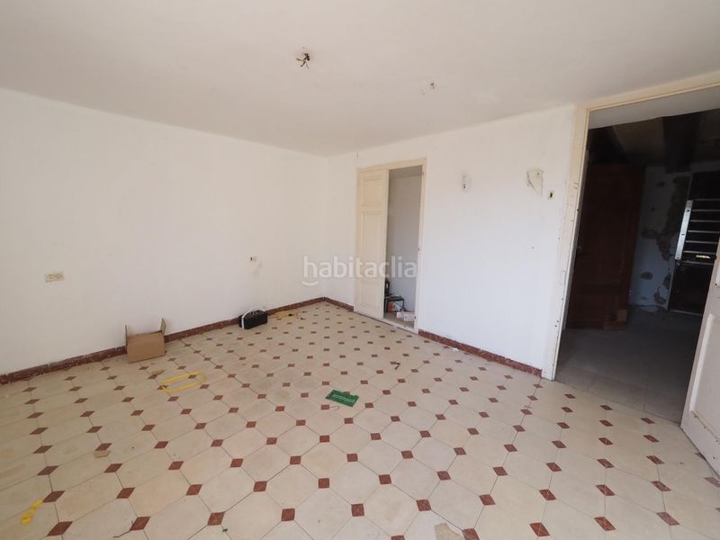 Foto 5f29d515-7a8b-4d48-8f7c-552b2ab6cf94. Casa adossada amb aparcament a Pobla de Claramunt (La)