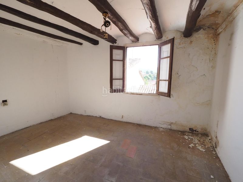 Foto a4628045-63f5-4386-b35d-5f06357f87e2. Casa adossada amb aparcament a Pobla de Claramunt (La)