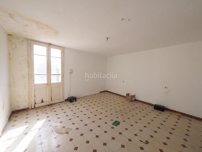 Foto db33102e-d9a6-4376-bc34-f8a4398c5064. Casa adossada amb aparcament a Pobla de Claramunt (La)
