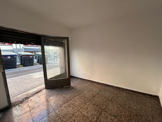 Geschäftsraum in Can Mariner. Se vende local comercial en santa coloma de gramanet, zona fondo