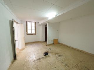 Pis a Barri Antic. Se vene piso en manresa, zona antic