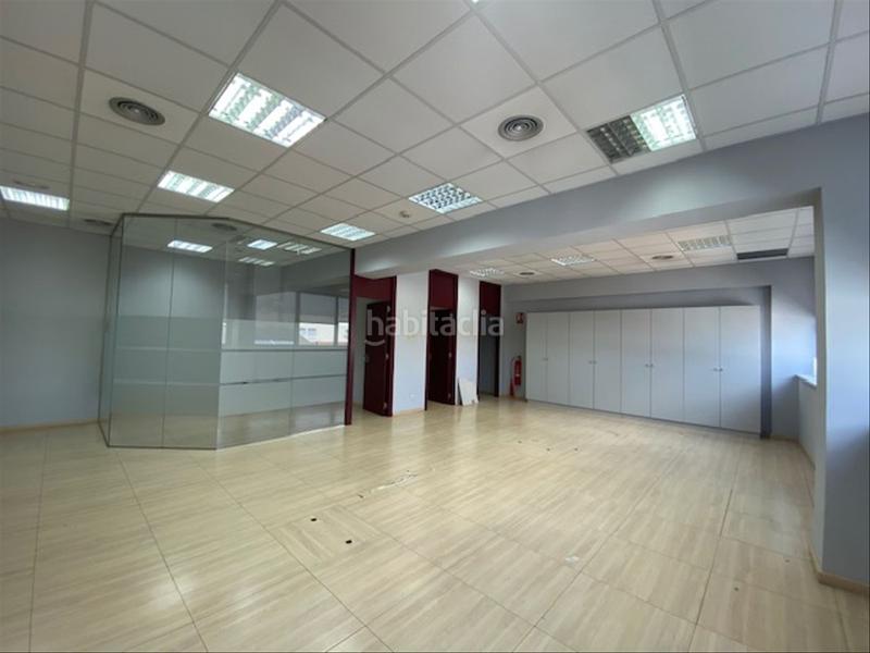 Foto 3fca8c9a-13f7-4df6-bd1e-d7bb8f8b0638. Location bureau avec chauffage dans Barri del Centre Terrassa